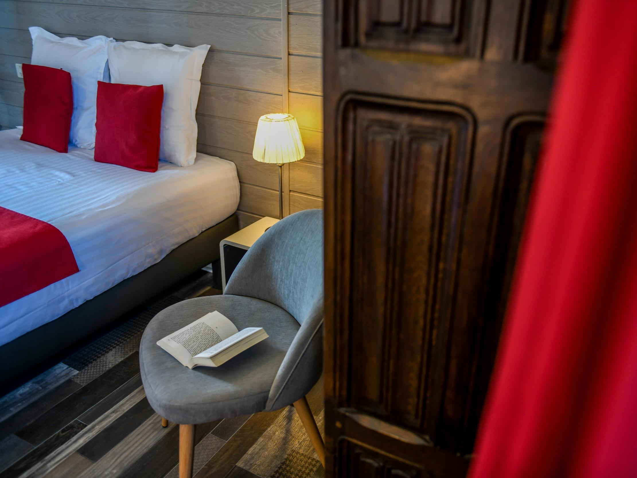 Logis Hostellerie Du Neez Gan Экстерьер фото