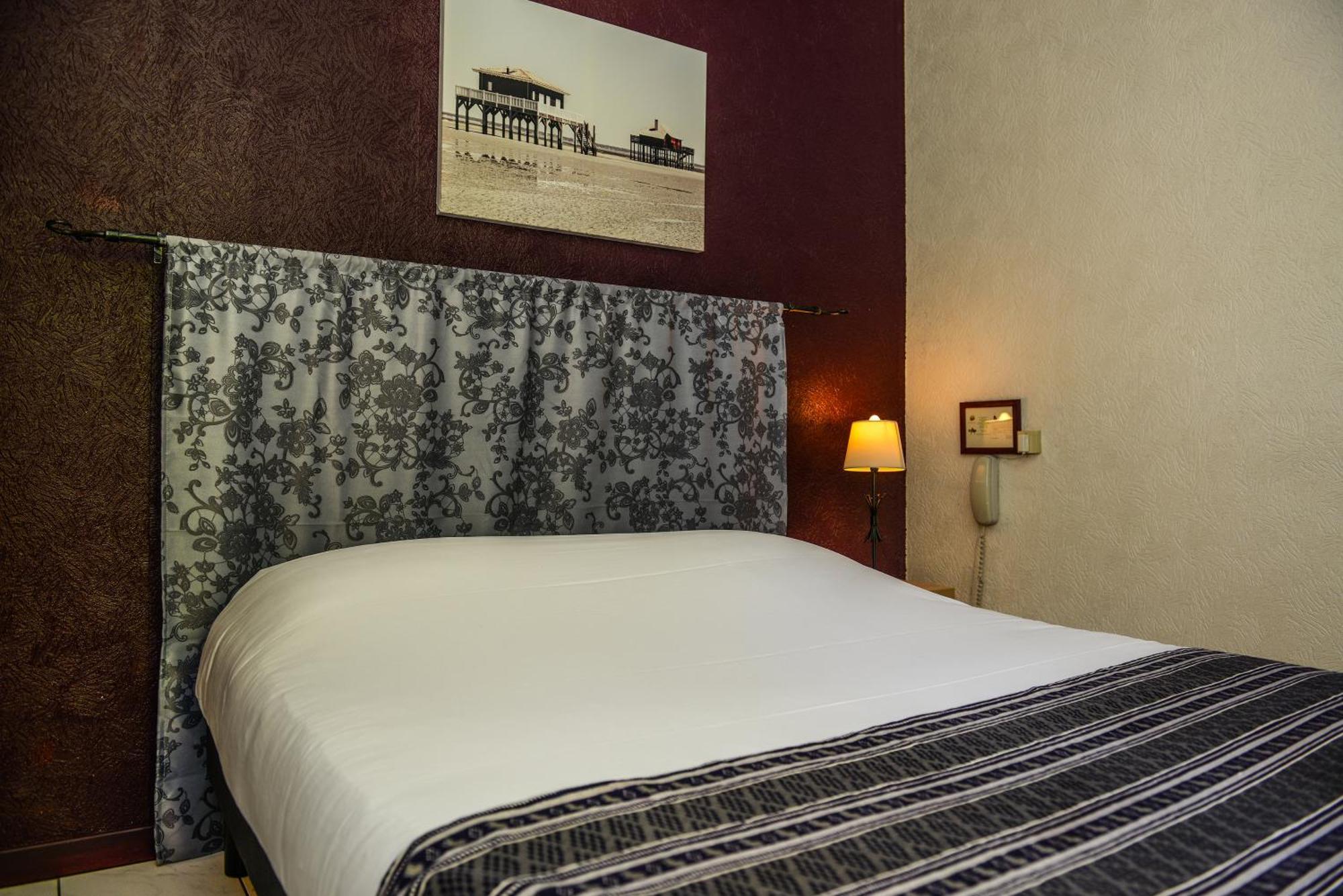 Logis Hostellerie Du Neez Gan Экстерьер фото