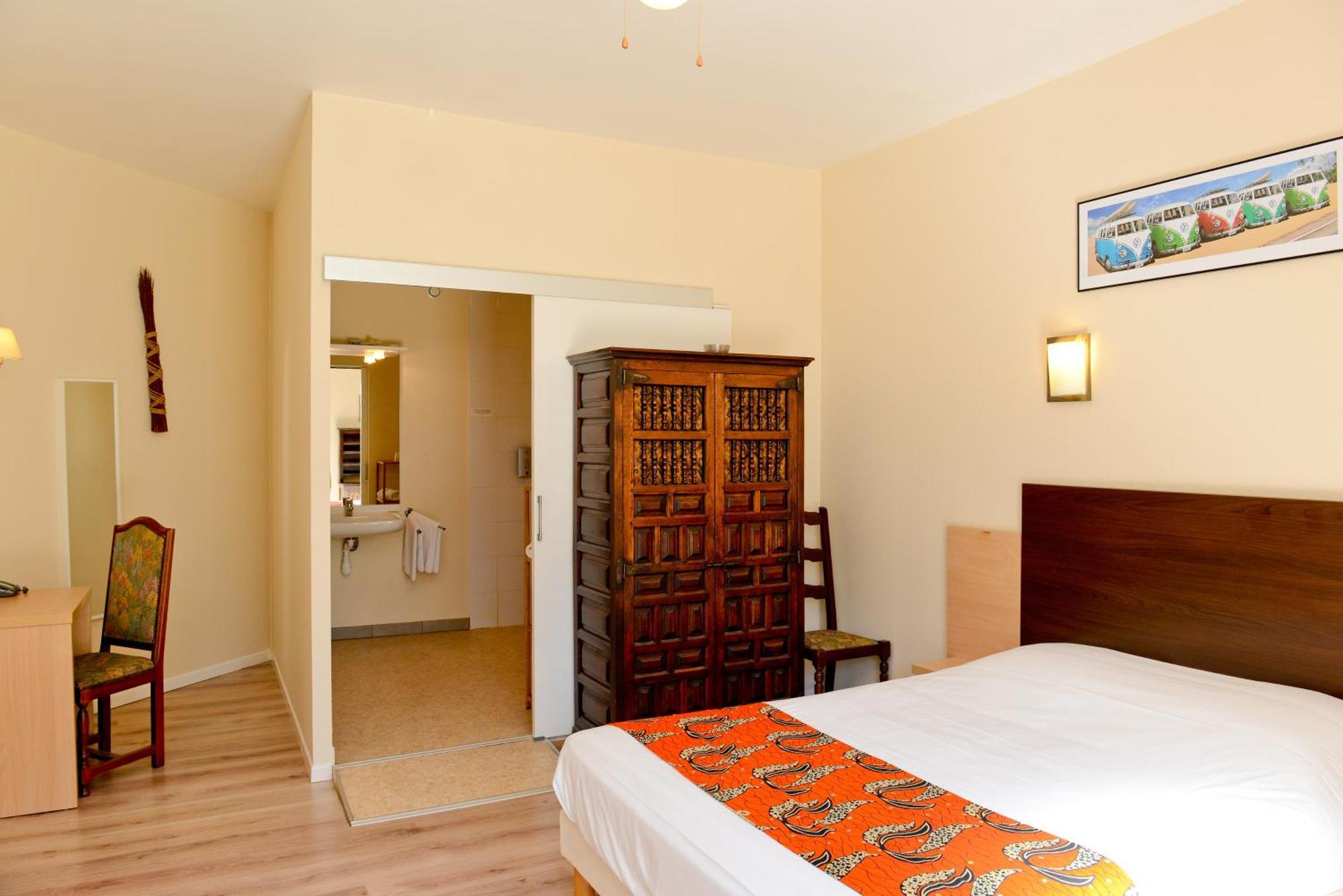 Logis Hostellerie Du Neez Gan Экстерьер фото