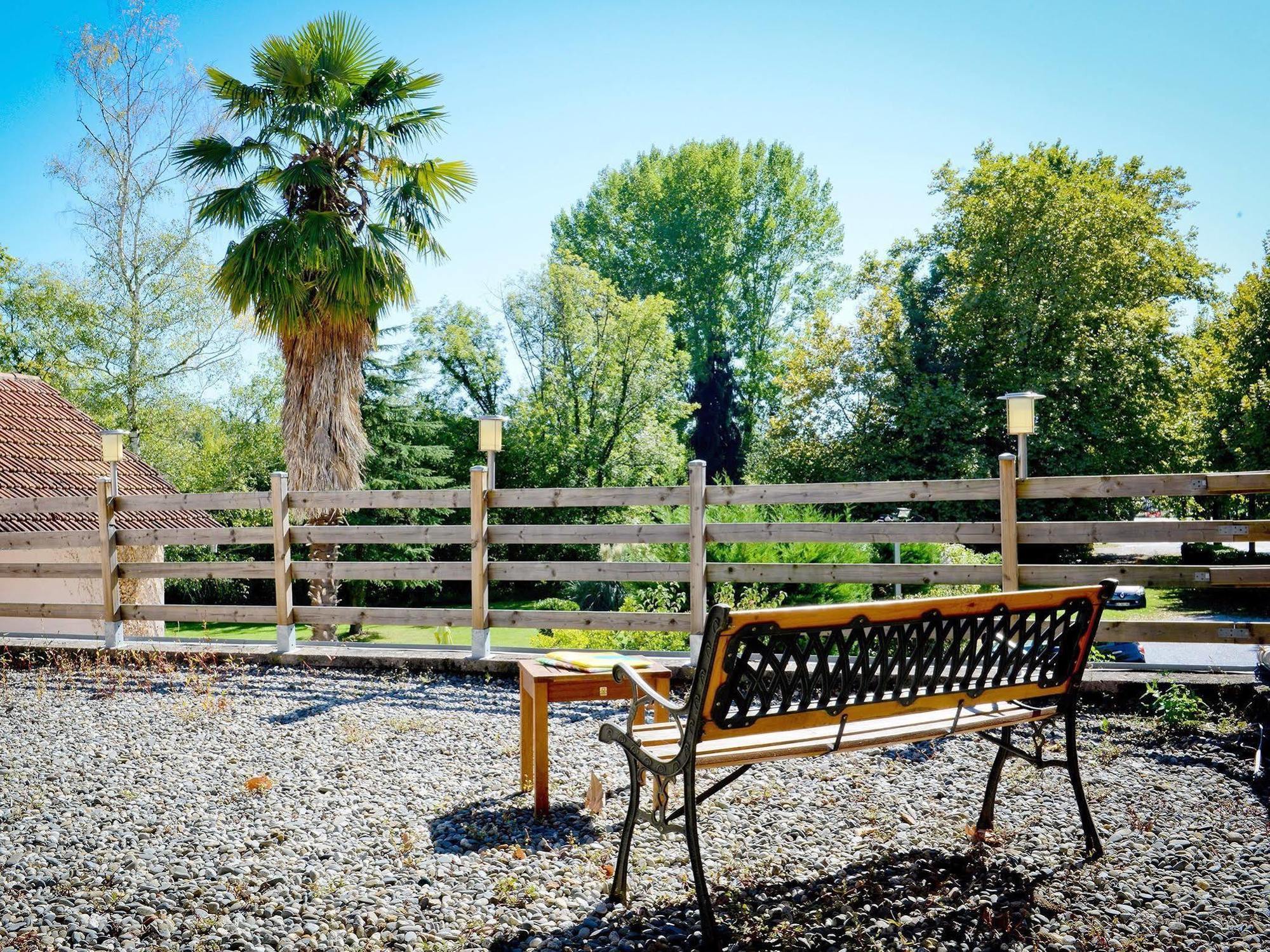 Logis Hostellerie Du Neez Gan Экстерьер фото