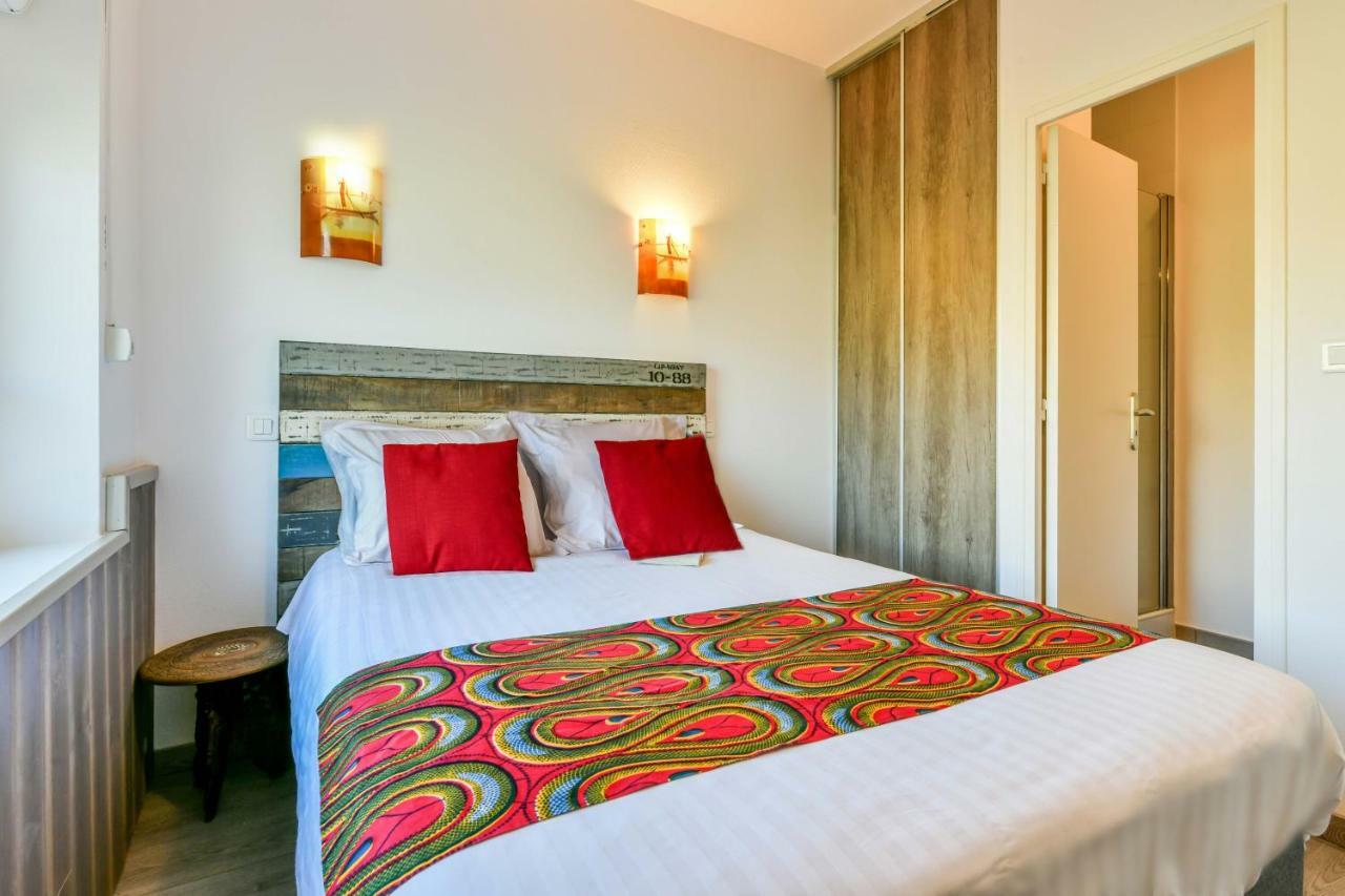 Logis Hostellerie Du Neez Gan Экстерьер фото